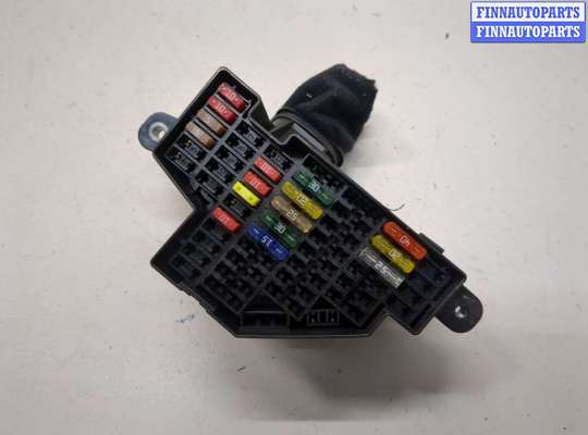 Блок предохранителей VG2725033 на Volkswagen Golf 6 2008-2012