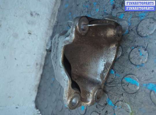 купить Кронштейн КПП на Volkswagen Passat 5 2000-2005