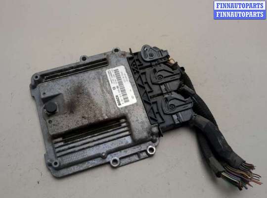 Блок управления двигателем OP2404067 на Opel Vivaro 2001-2014
