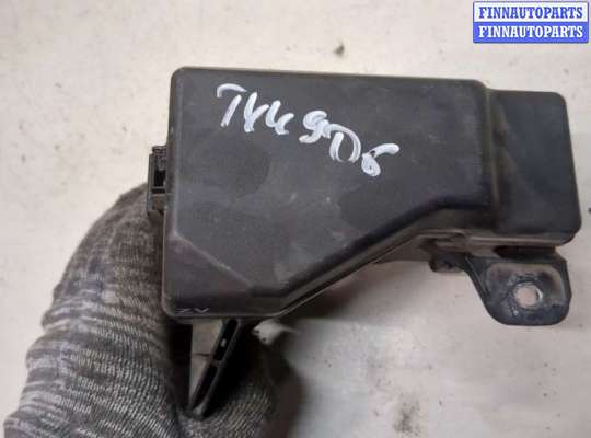 купить Блок реле на Toyota Avensis 2 2003-2008