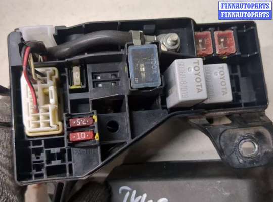 купить Блок реле на Toyota Avensis 2 2003-2008
