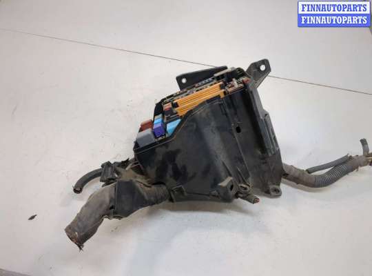 купить Блок предохранителей на Toyota Highlander 2 2007-2013