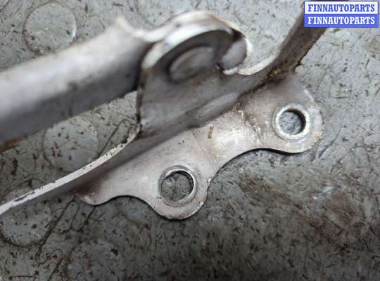 купить Петля капота на Toyota Verso 2009-2018