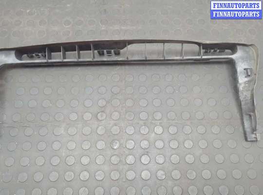 купить Кронштейн решетки радиатора на Volvo XC90 2002-2014