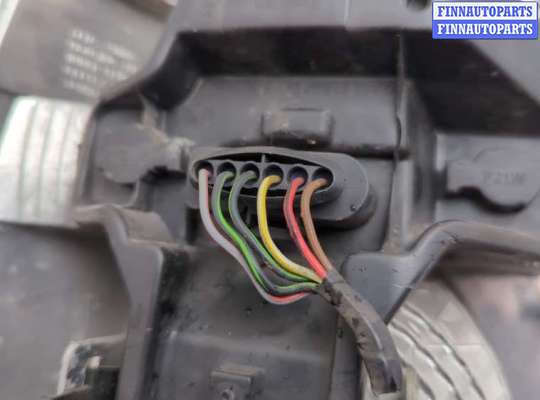 Фонарь задний на Volkswagen Touran I (1T)