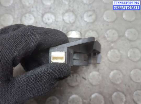 купить Кнопка открывания багажника с крышки на Opel Vectra C 2002-2008