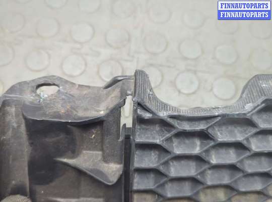 купить Решетка радиатора на Pontiac Vibe 1 2002-2008