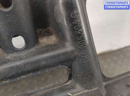 купить Рамка передняя (телевизор) на Volkswagen Golf 5 2003-2009