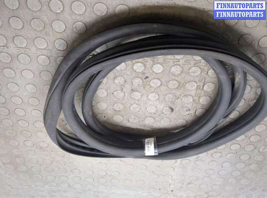 купить Уплотнитель на Mercedes C W205 2014-2023