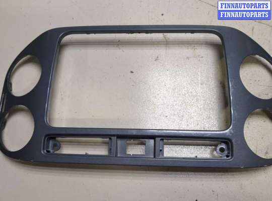 купить Рамка под магнитолу на Volkswagen Tiguan 2011-2016