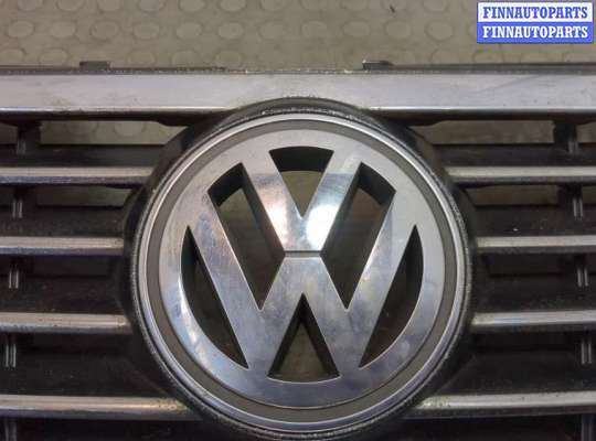 купить Решетка радиатора на Volkswagen Passat 6 2005-2010