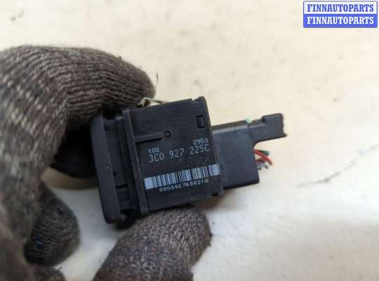 купить Кнопка стояночного тормоза (ручника) на Volkswagen Passat 6 2005-2010