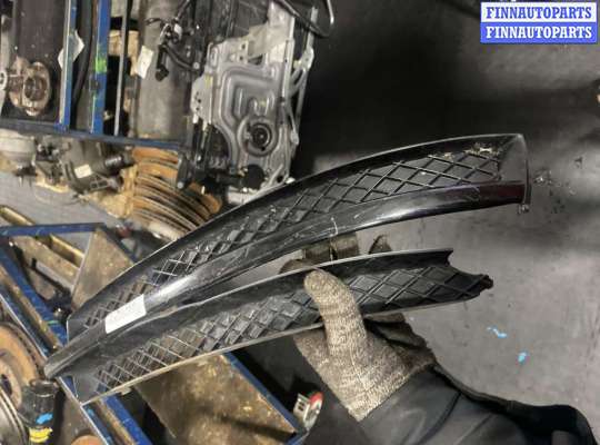 купить Заглушка (решётка) бампера на Volkswagen Sharan 2000-2010