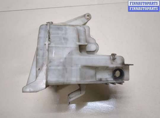 Бачок омывателя TT679613 на Toyota Previa (Estima) 2000-2006