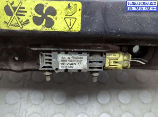 купить Рамка капота на Nissan Note E11 2005-2013