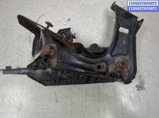 Купить Кронштейн фары на Skoda Octavia (A5) 2004-2013 Кронштейн фары SK542013 на Skoda Octavia (A5) 2004-2013