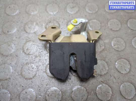 Замок багажника на Toyota Caldina T211