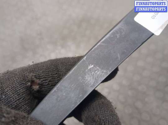 купить Щеткодержатель на Skoda Fabia 2007-2014