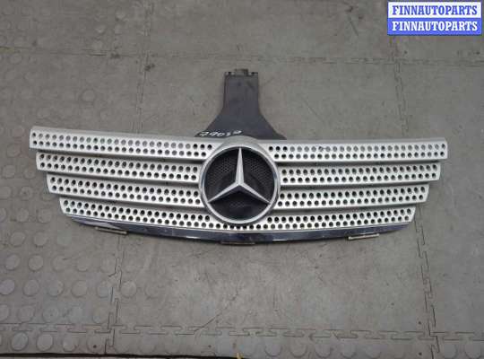 Купить Решетка радиатора на Mercedes C W203 2000-2008 Решетка радиатора MB1737206 на Mercedes C W203 2000-2008