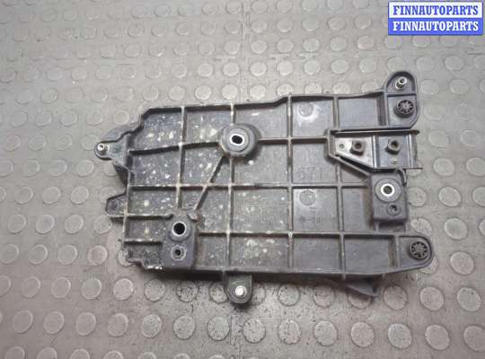 Кронштейн (площадка) аккумулятора (АКБ) на Toyota Camry XV70