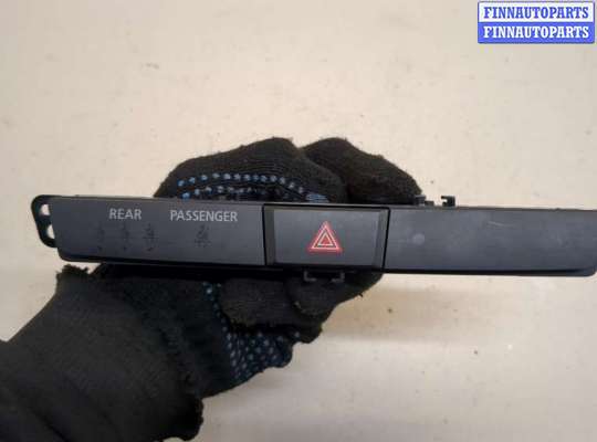 Купить Кнопка аварийки на Mitsubishi Eclipse Cross 2017- Кнопка аварийки MT560003 на Mitsubishi Eclipse Cross 2017-