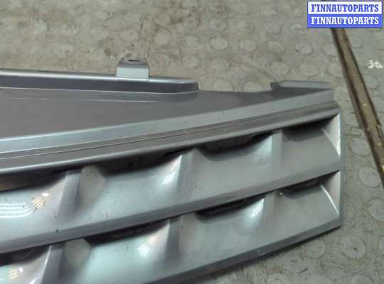купить Решетка радиатора на Nissan Note E11 2005-2013
