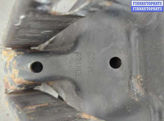 купить Распорка стоек на Volvo XC90 2002-2014