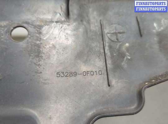 купить Накладка замка капота на Toyota Corolla Verso 2004-2009