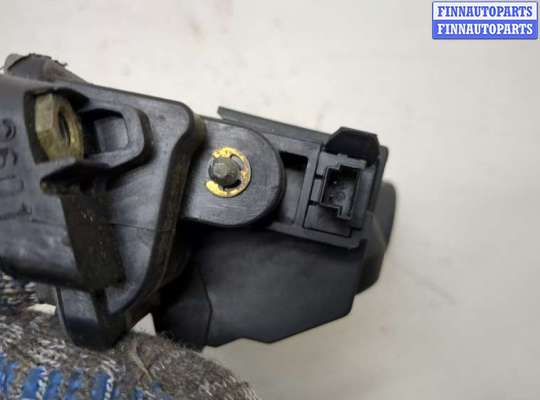 купить Кнопка открывания багажника с крышки на Mercedes C W203 2000-2008