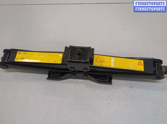 Домкрат LRQ8107 на Land Rover Discovery 3 2004-2009