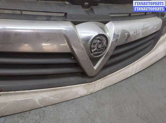 Решетка радиатора на Opel Vivaro A