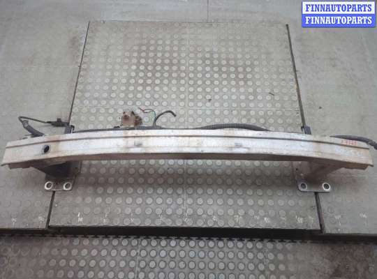 Усилитель бампера на Renault Megane III