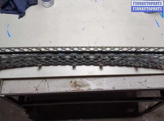 купить Заглушка (решётка) бампера на Ford Galaxy 2000-2006