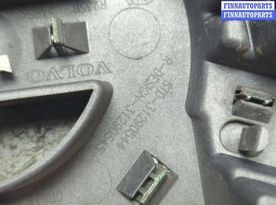 купить Решетка радиатора на Volvo XC90 2002-2014