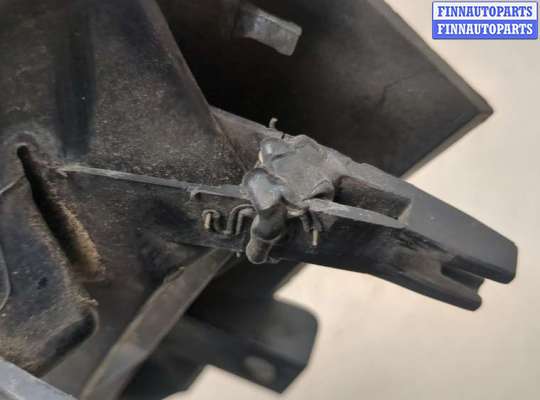 купить Решетка радиатора на Mitsubishi Carisma 1995-2004