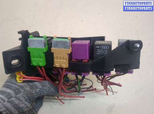 купить Блок реле на Audi A8 (D3) 2002-2010