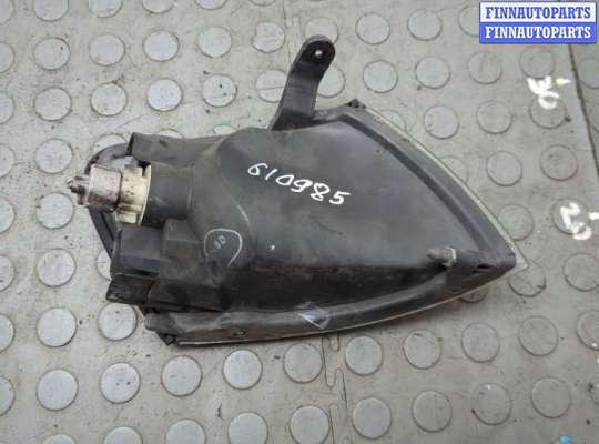 Поворотник передний