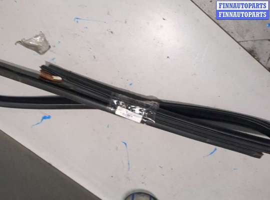 купить Уплотнитель на Mercedes ML W163 1997-2005