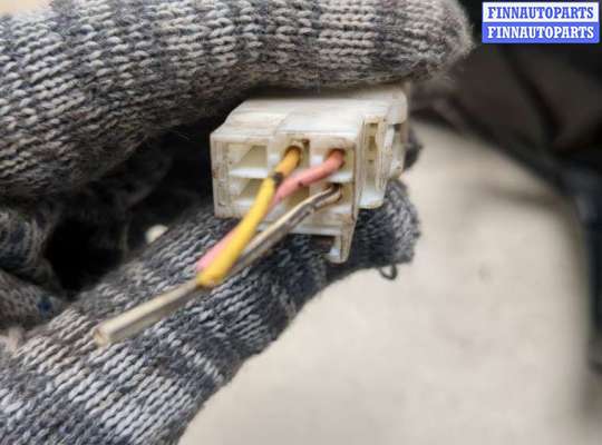 купить Зеркало боковое на Toyota Corolla Verso 2004-2009