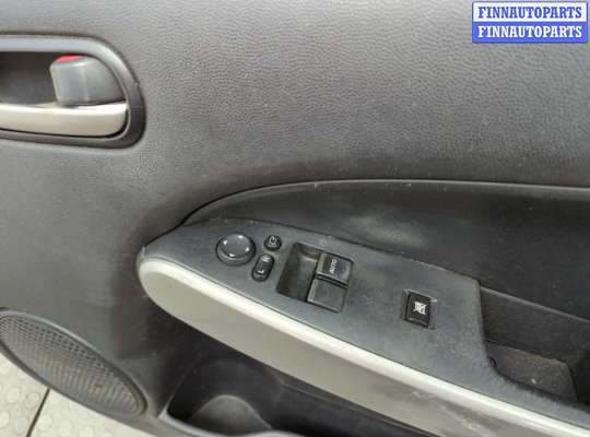 купить Стекло боковой двери на Mazda 2 2007-2014