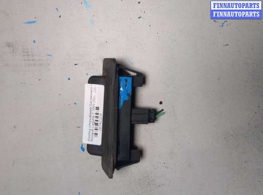 купить Кнопка открывания багажника с крышки на Renault Laguna 2 2001-2007