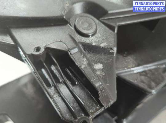 купить Рамка передняя (телевизор) на Volkswagen Passat 6 2005-2010