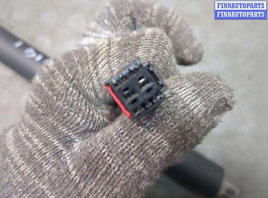 Амортизатор крышки багажника