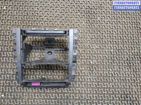 Кронштейн магнитолы VG2476784 на Volkswagen Golf 4 1997-2005