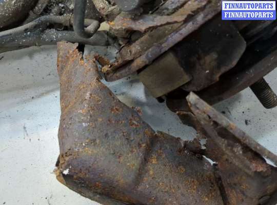 Кулак подвески на Toyota RAV4 II (XA20)