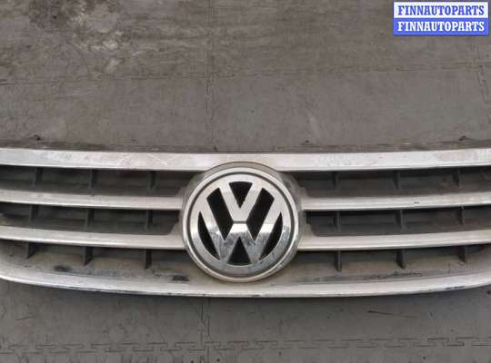 купить Решетка радиатора на Volkswagen Touareg 2002-2007