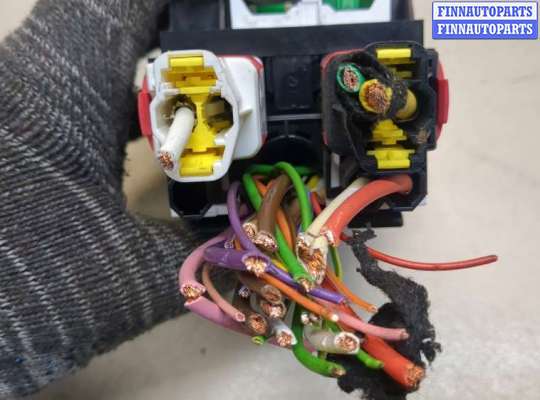 купить Блок предохранителей на Citroen C4 Grand Picasso 2013-2018