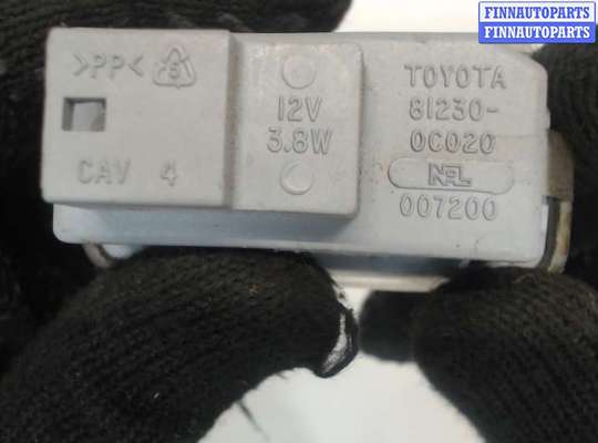 купить Фонарь салона (плафон) на Toyota Sienna 2 2003-2010