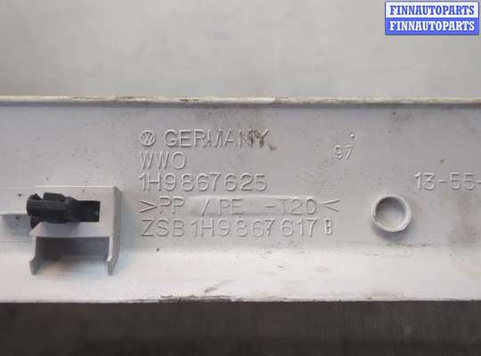 купить Пластик (обшивка) внутреннего пространства багажника на Volkswagen Golf 3 1991-1997