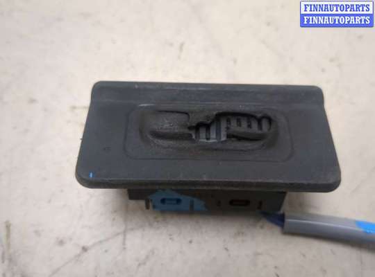 купить Кнопка открывания багажника с крышки на Subaru Tribeca (B9) 2004-2014